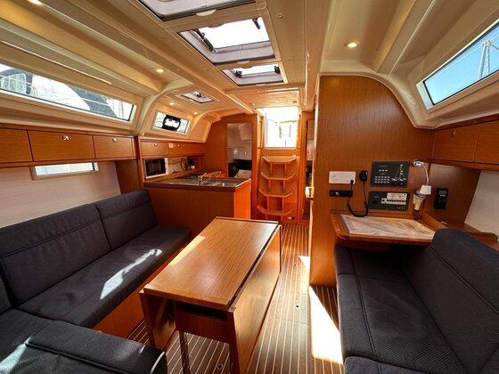 Bavaria Cruiser 37 Lahor