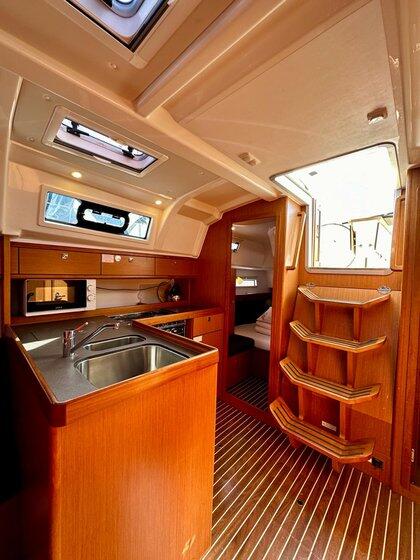 Bavaria Cruiser 37 Lahor