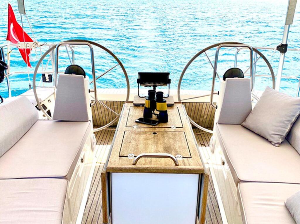 Bavaria Cruiser 40 Priceless