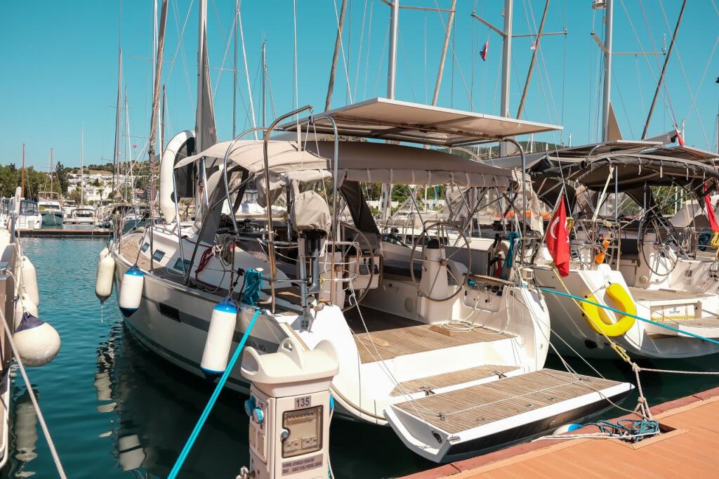 Bavaria Cruiser 40 Spark-1