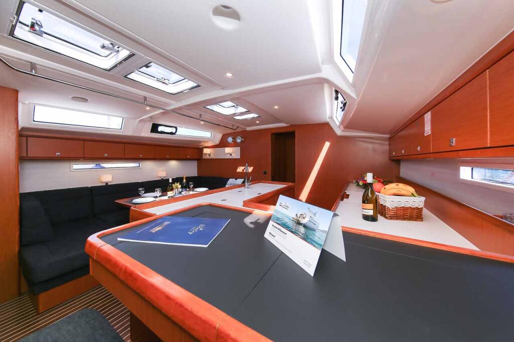 Bavaria Cruiser 56 Domo