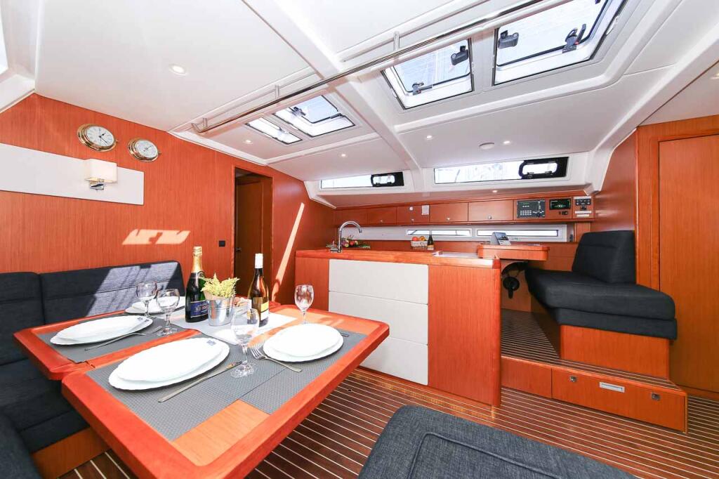 Bavaria Cruiser 56 Domo