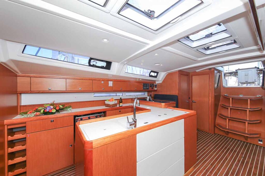 Bavaria Cruiser 56 Domo