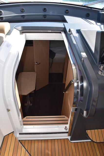 Bavaria SR38 Hard Top Hannah
