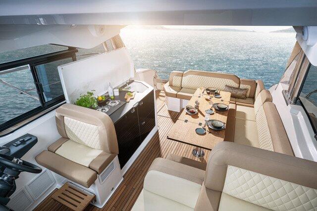 Bavaria SR38 Hard Top Hannah
