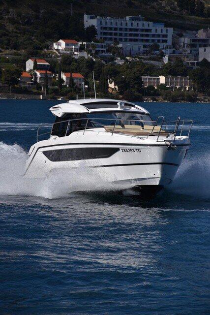 Bavaria SR38 Hard Top Hannah