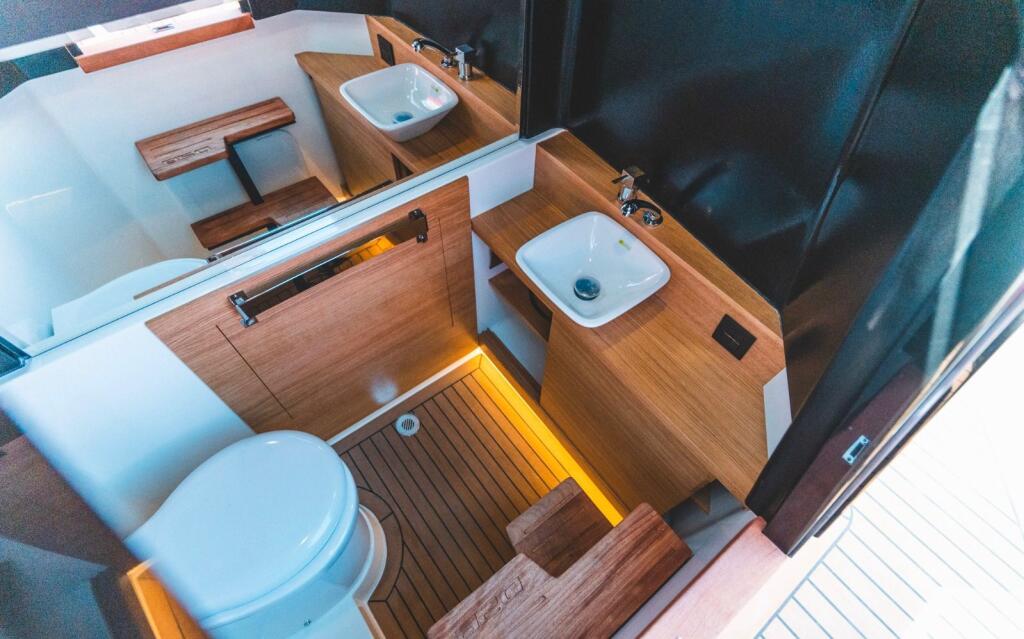 De Antonio D28 Open Lav