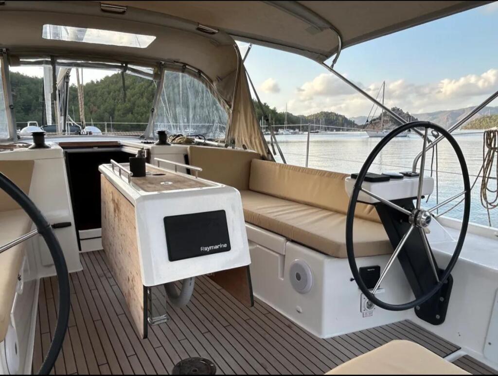 Dufour 390 GL Sail Corvus