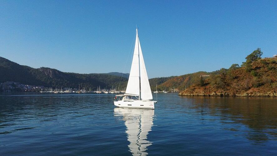 Dufour 390 La Luz