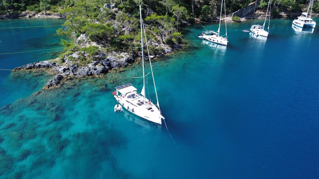 Dufour 390 Joy 5
