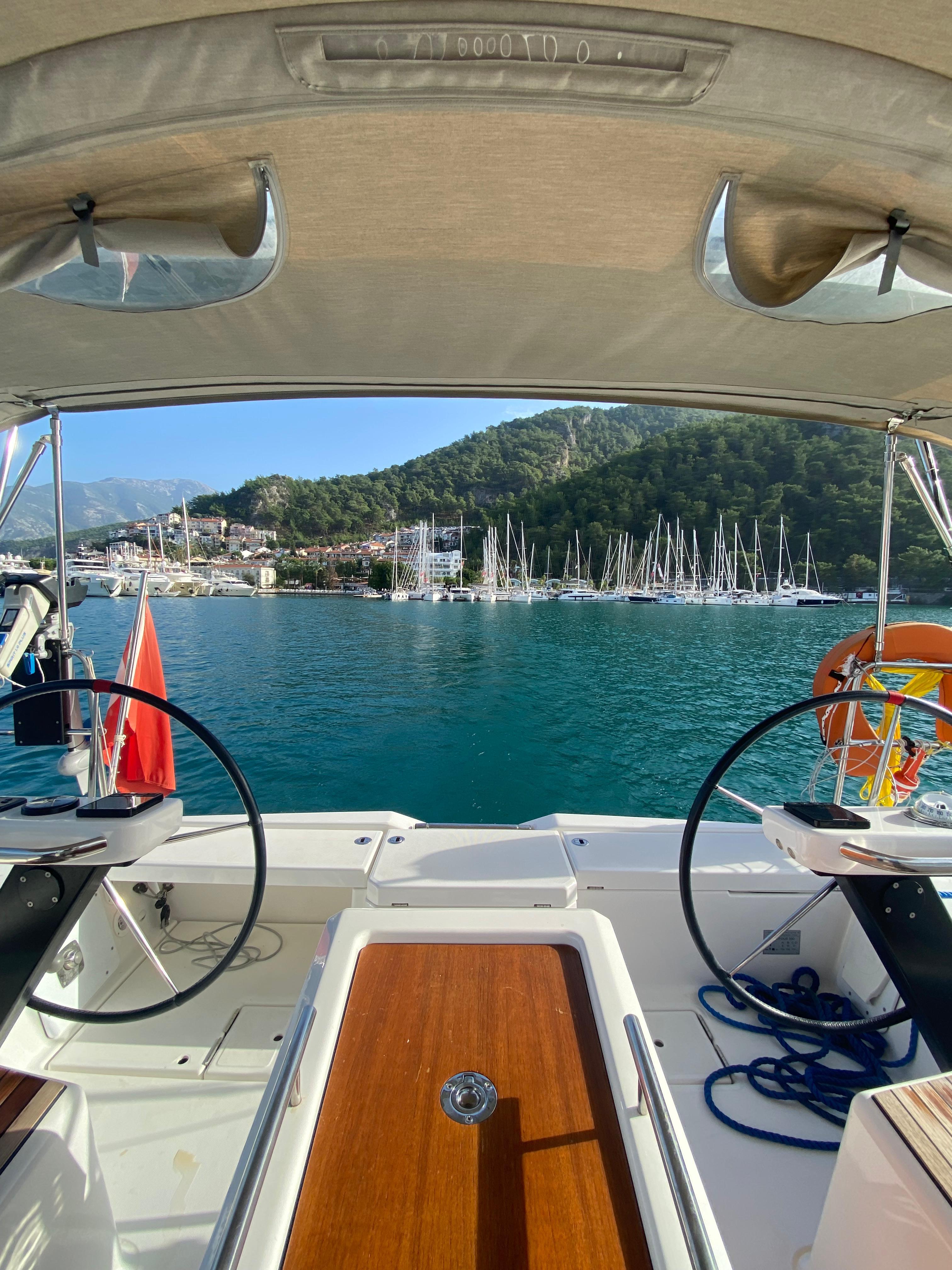 Dufour 390 Joy 5