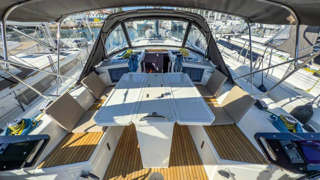 Dufour 41 Performance Nine to five