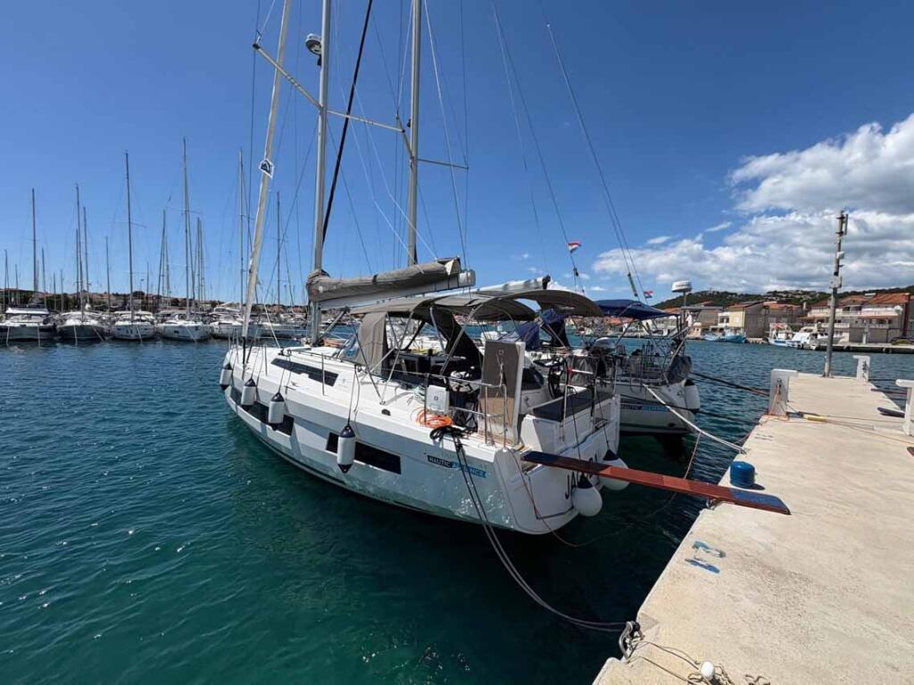 Dufour 41 Jagoda