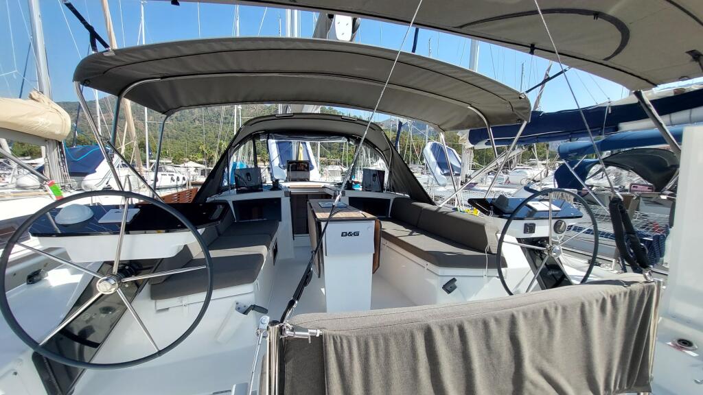 Dufour 41 Yin Yang