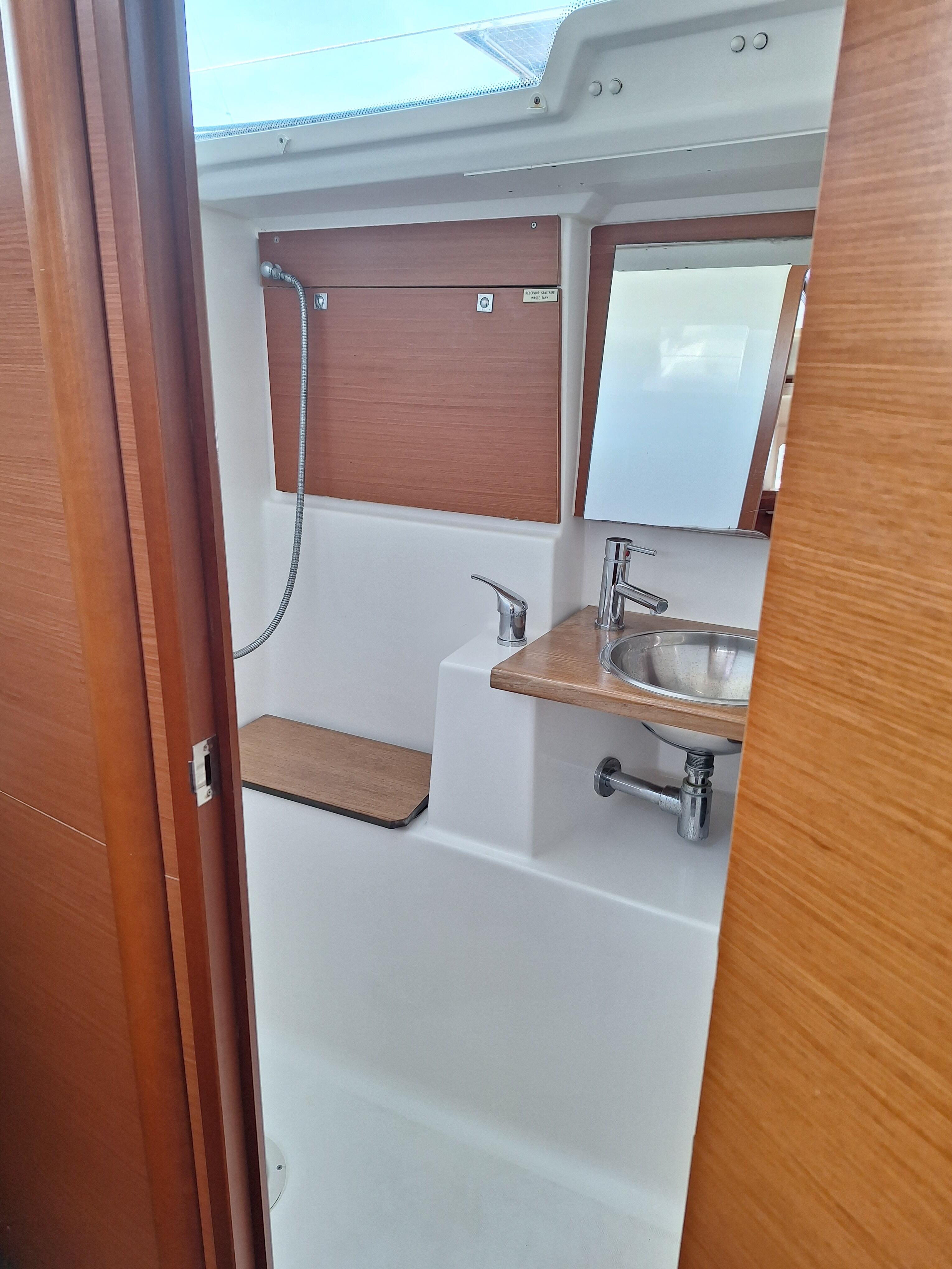 Dufour 412 GL Rose De Mer