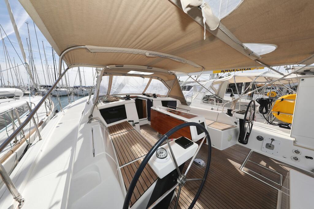 Dufour 430 GL Adriatic Office
