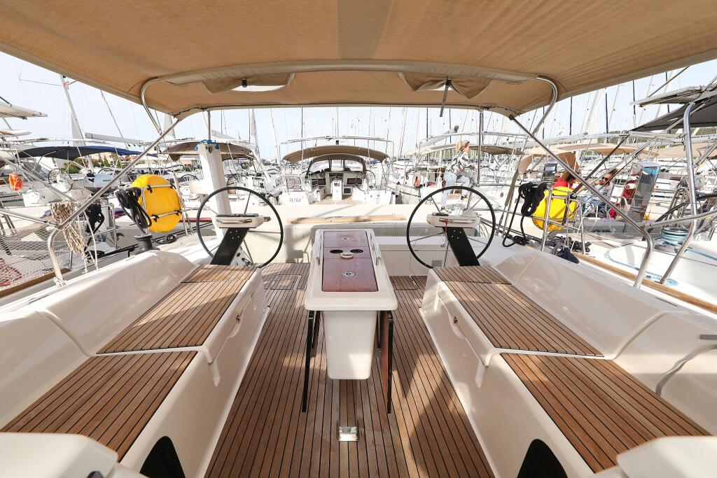 Dufour 430 GL Adriatic Office