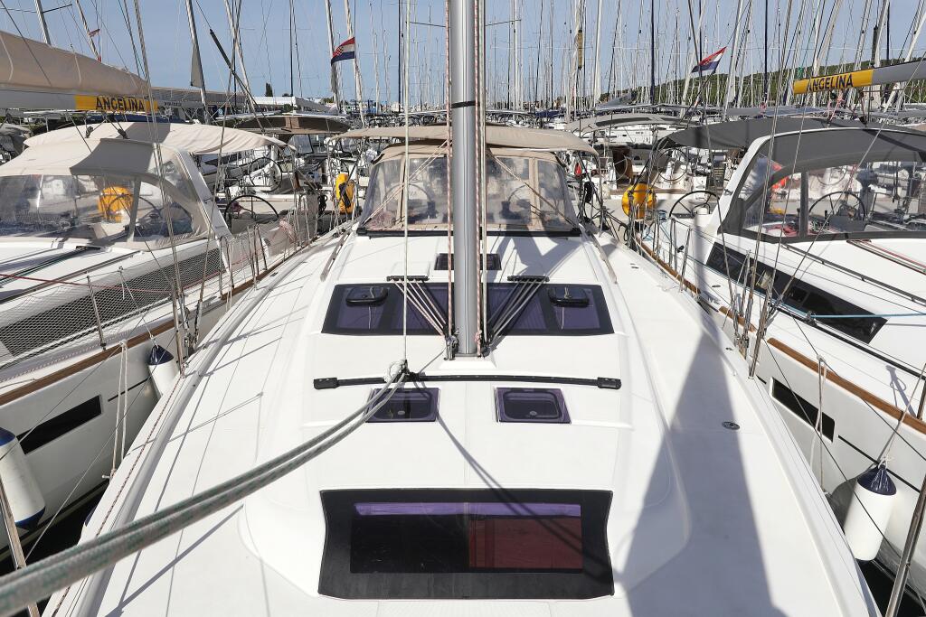 Dufour 430 GL Good Friends