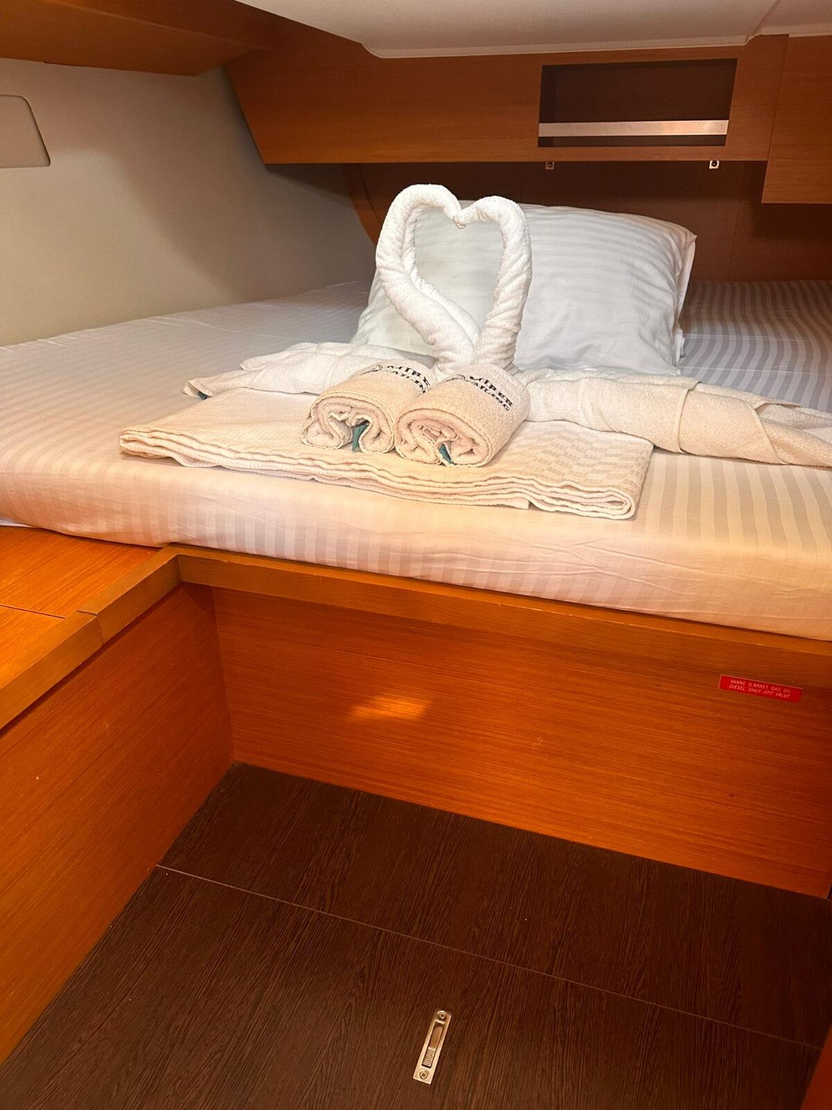 Dufour 430 Scarlet