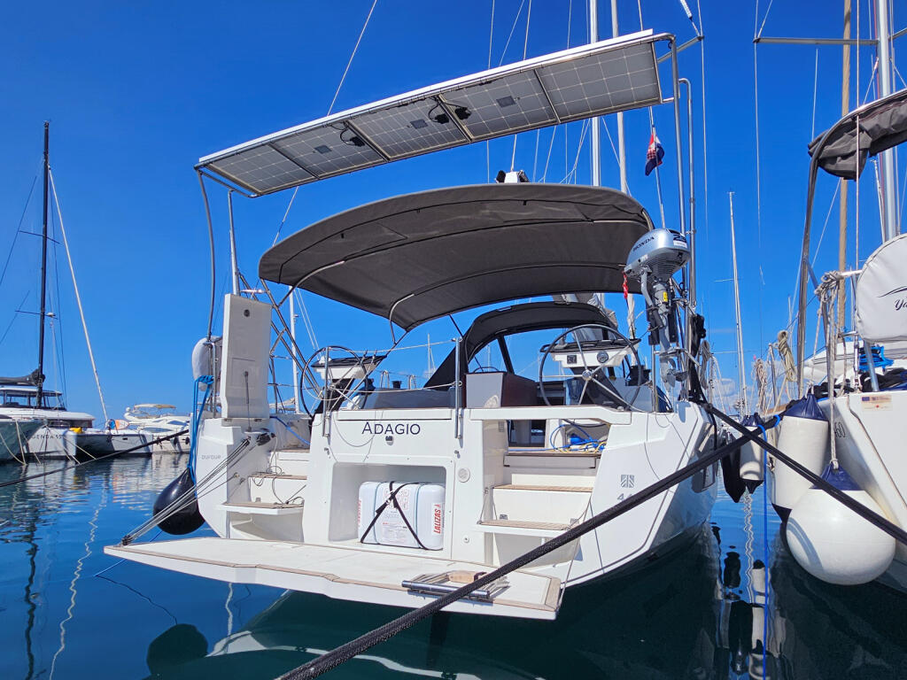 Dufour 44 Adagio