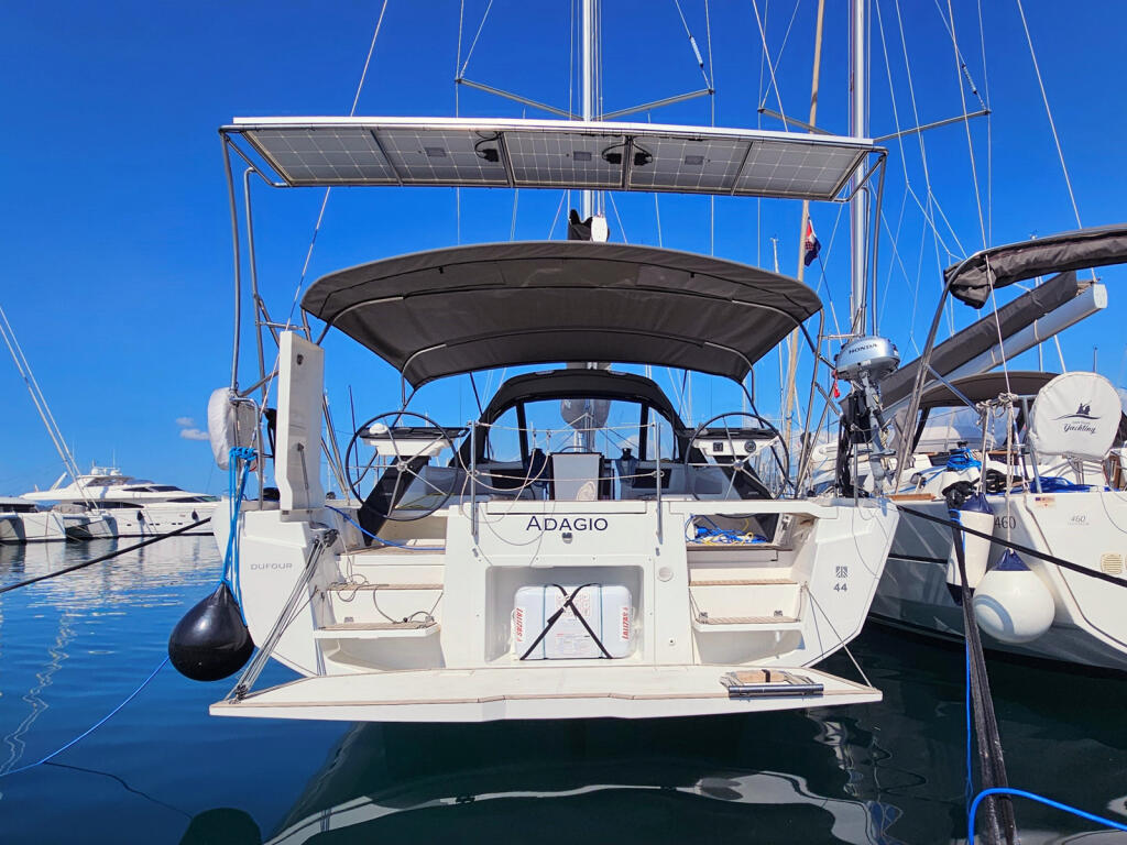 Dufour 44 Adagio