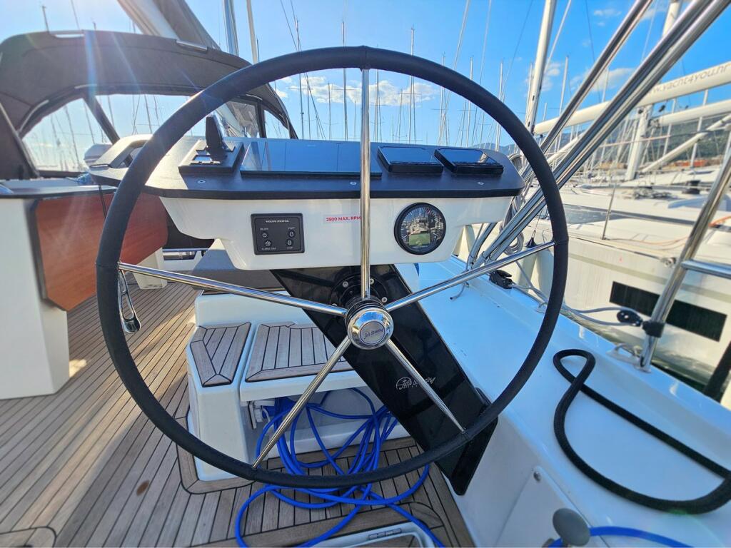 Dufour 44 Adagio