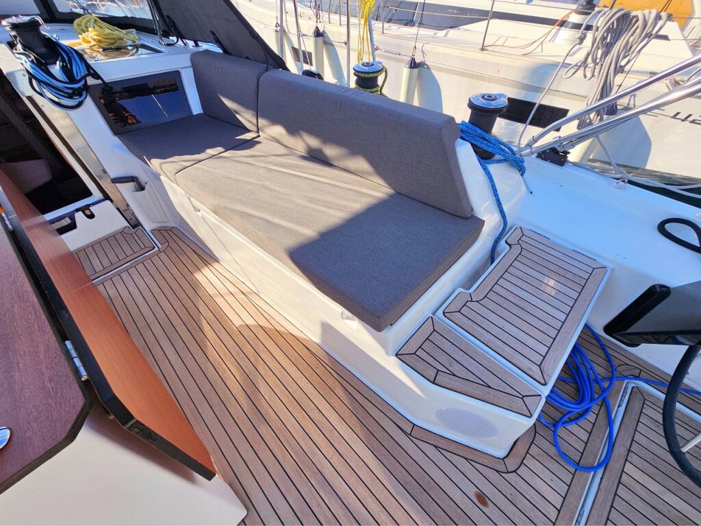 Dufour 44 Adagio