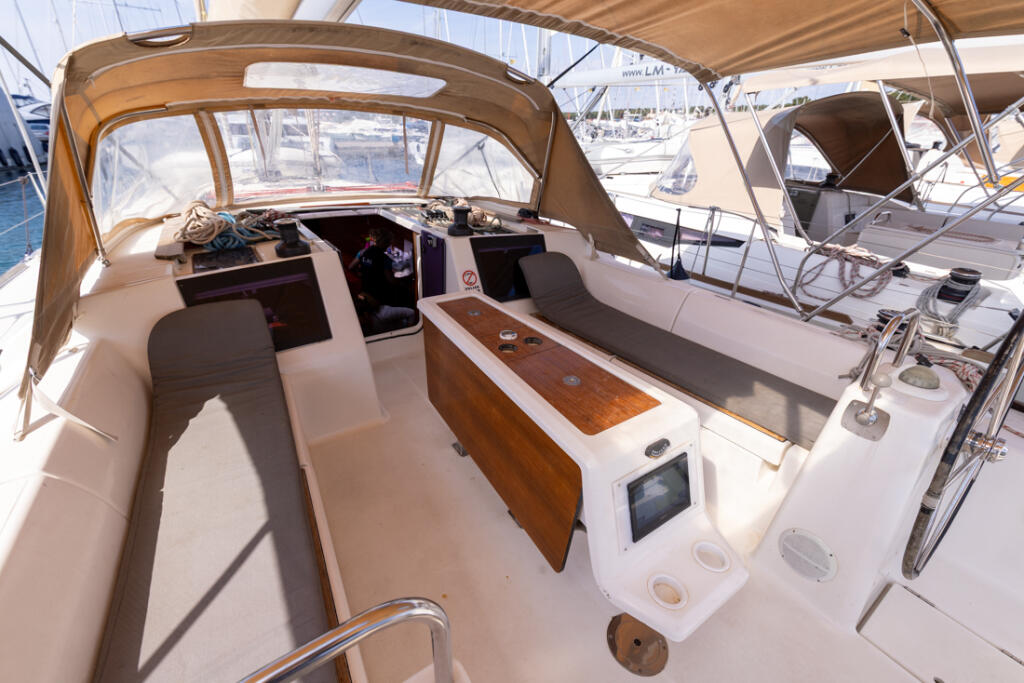 Dufour 460 GL Erco