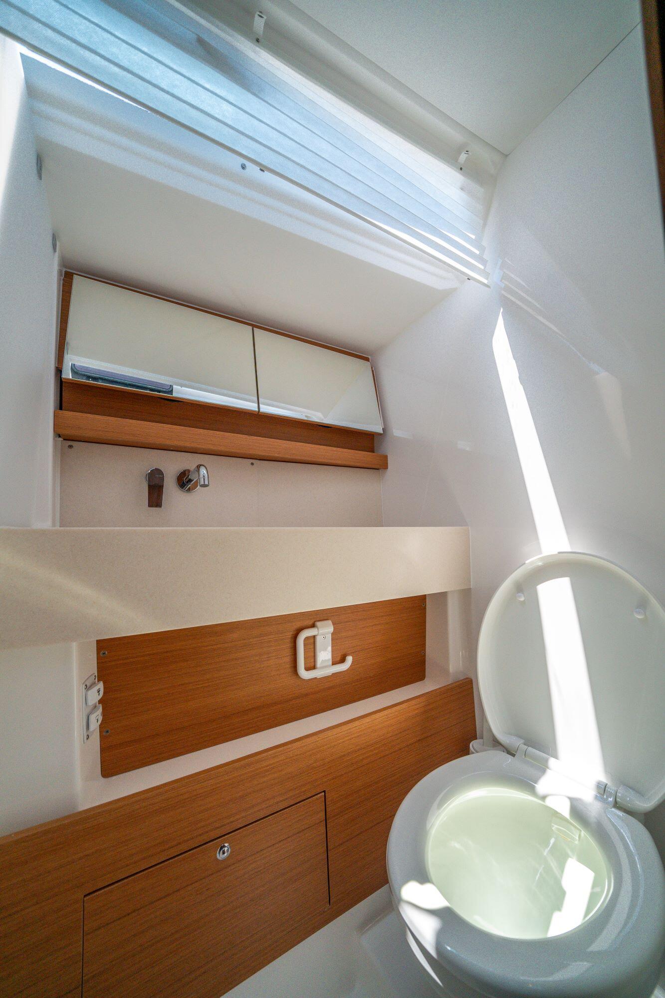 Dufour 470 Gusto 7