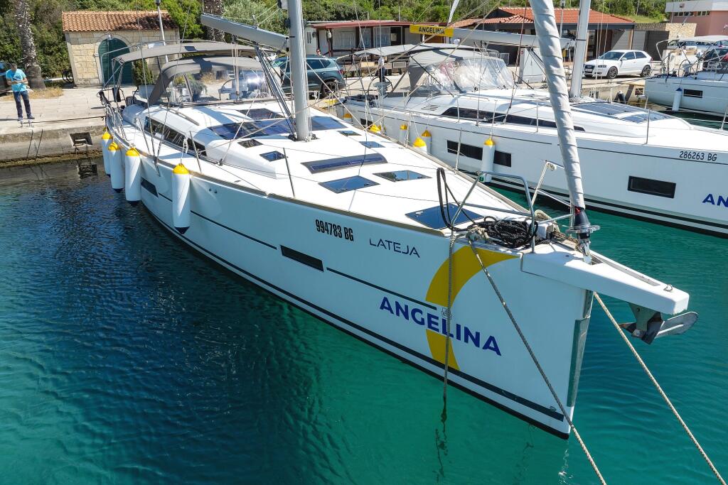 Dufour 520 GL Lateja