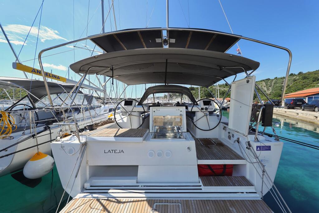 Dufour 520 GL Lateja