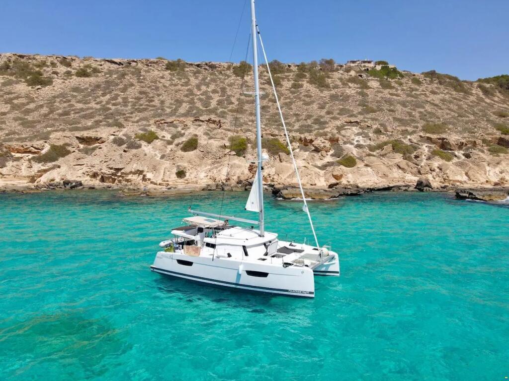 Fountaine Pajot Astrea 42 Maestro Kahuna