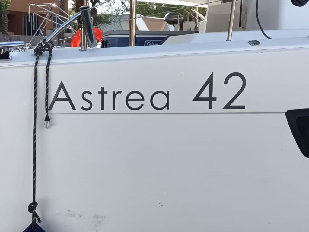 Fountaine Pajot Astrea 42 BELLA BARCA 