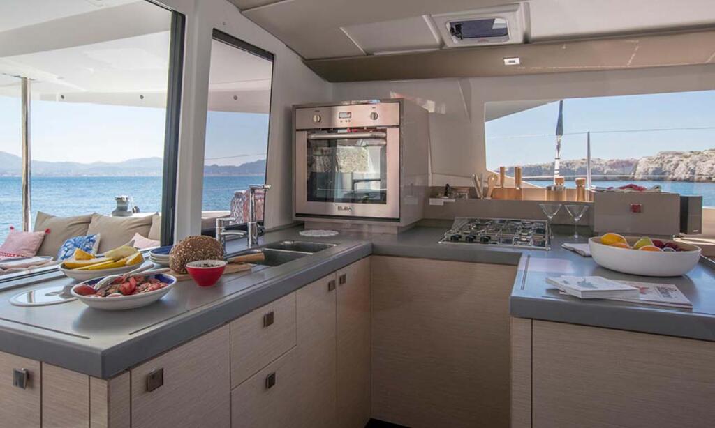 Fountaine Pajot Astrea 42 Follow the Sun