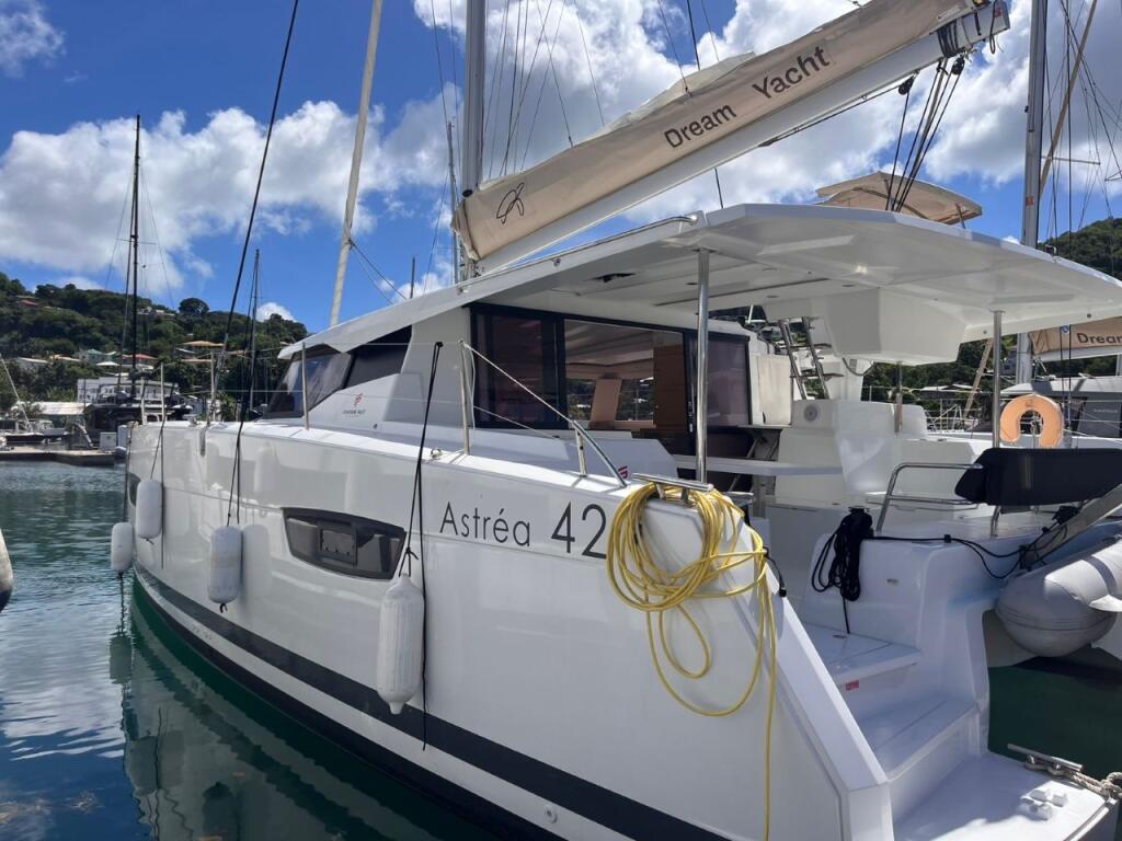 Fountaine Pajot Astrea 42 VENT D'ARGUIN