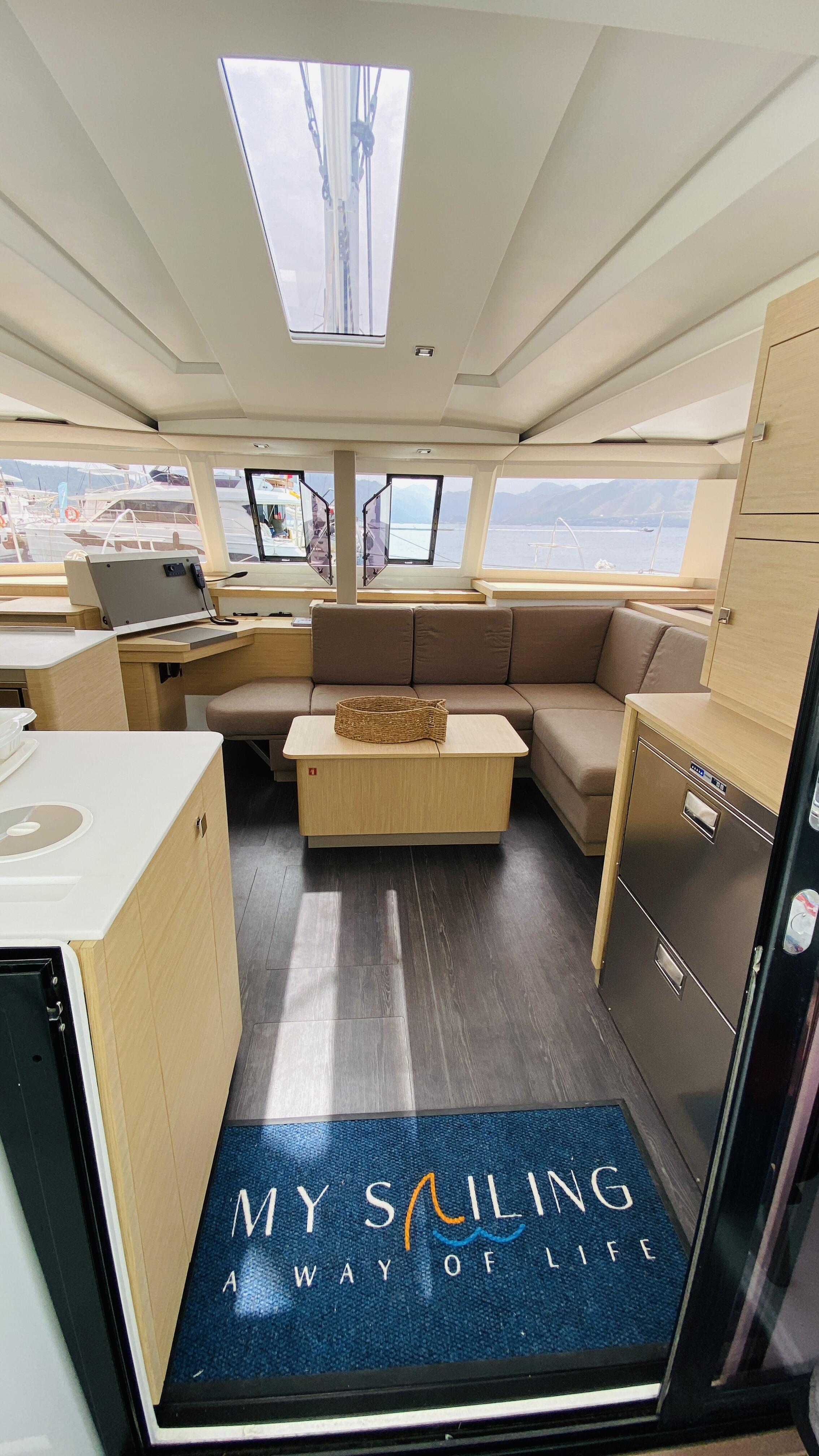 Fountaine Pajot Astrea 42 Sirius 1