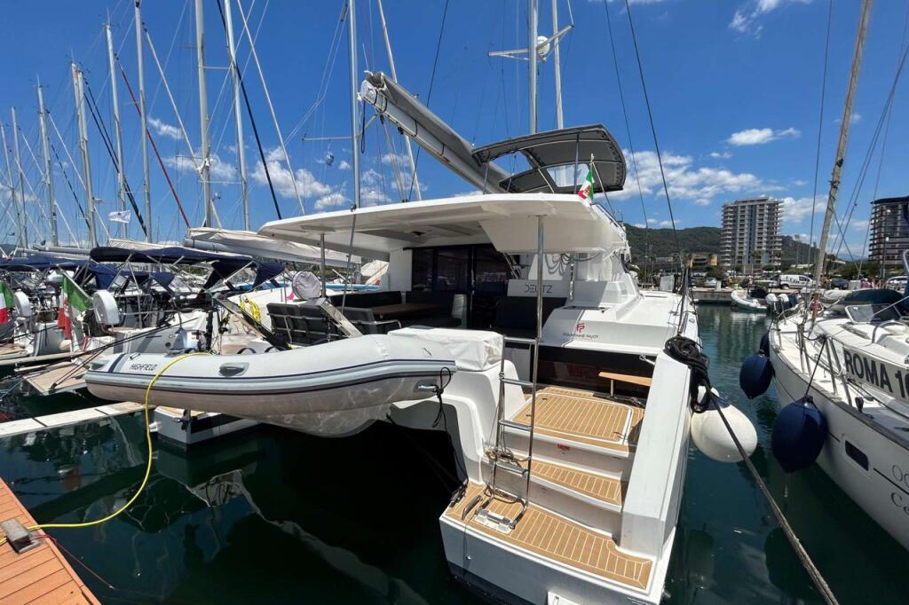 Fountaine Pajot Astrea 42 Deutz