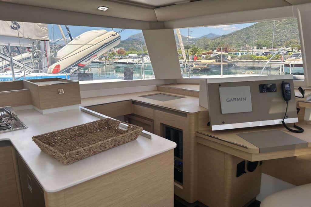 Fountaine Pajot Astrea 42 Deutz