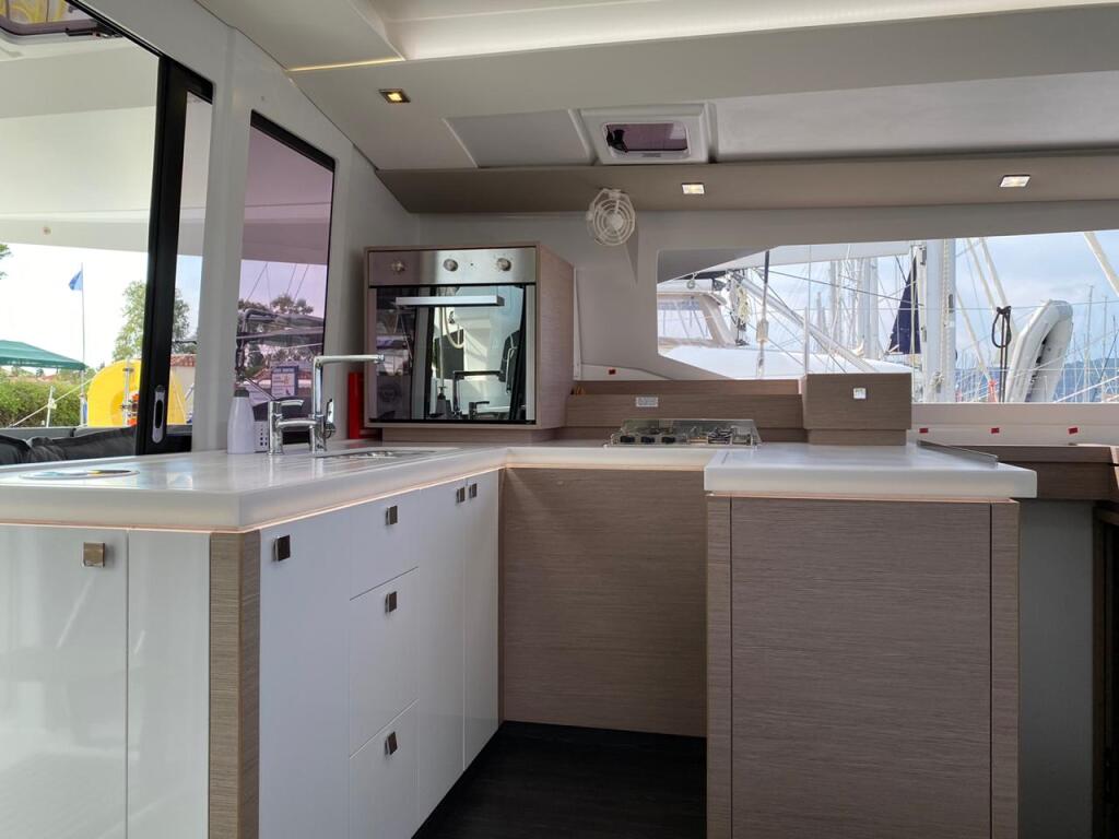 Fountaine Pajot Astrea 42 Ooga Chaka