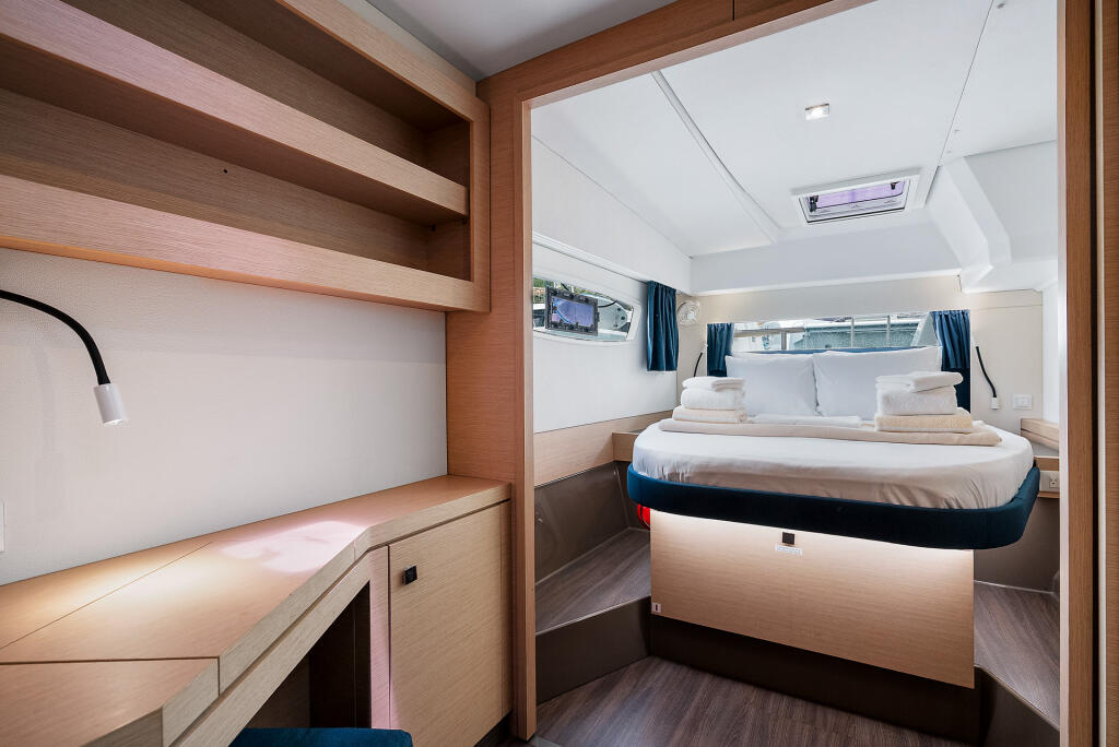Fountaine Pajot Astrea 42 Brown Eyed Girl
