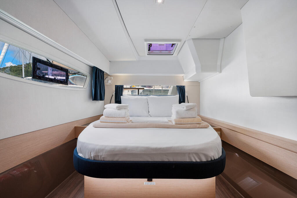 Fountaine Pajot Astrea 42 Brown Eyed Girl