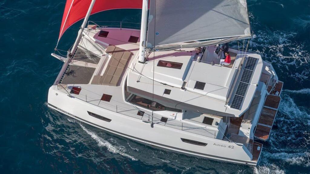 Fountaine Pajot Astrea 42 Satellite