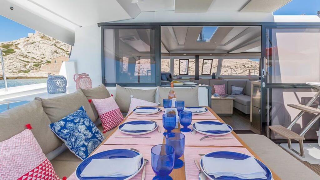 Fountaine Pajot Astrea 42 Satellite