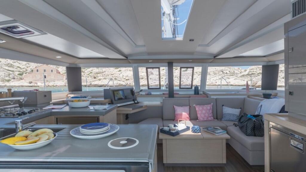 Fountaine Pajot Astrea 42 Satellite