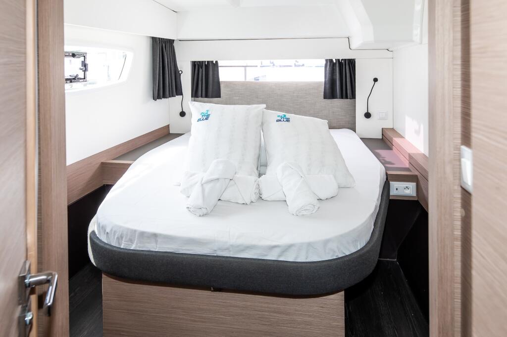 Fountaine Pajot Astrea 42 Livia Augusta