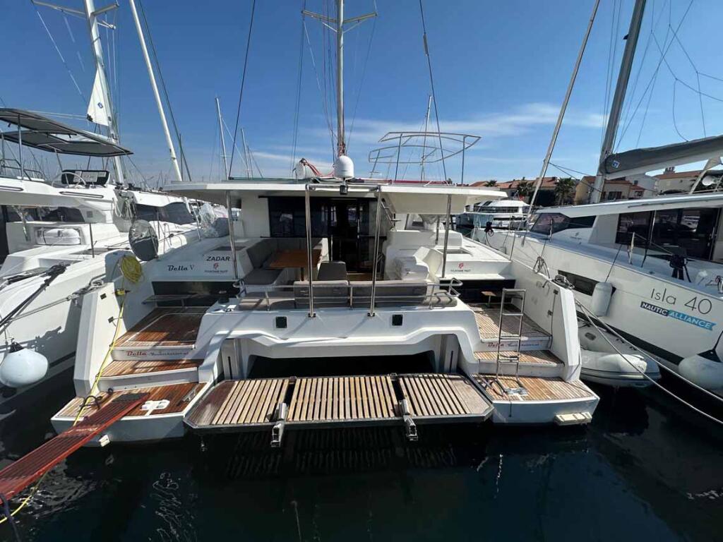 Fountaine Pajot Astrea 42 Bella V