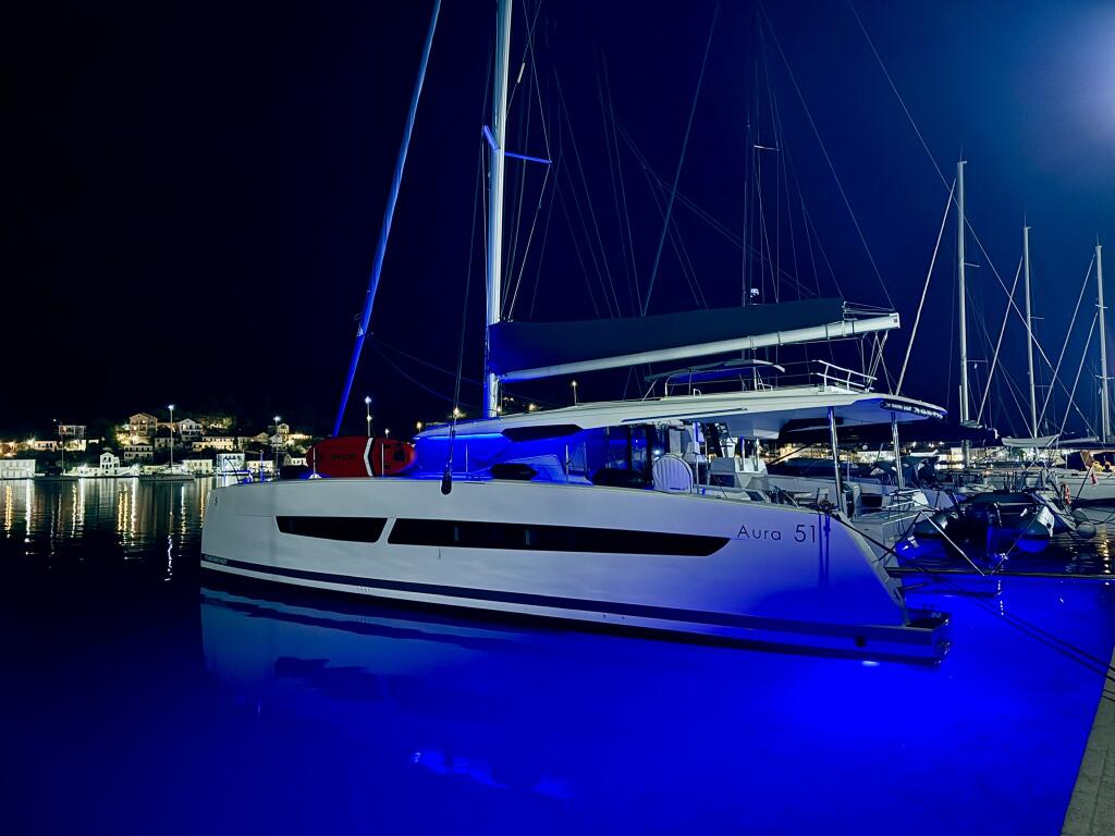 Fountaine Pajot Aura 51 Breezer