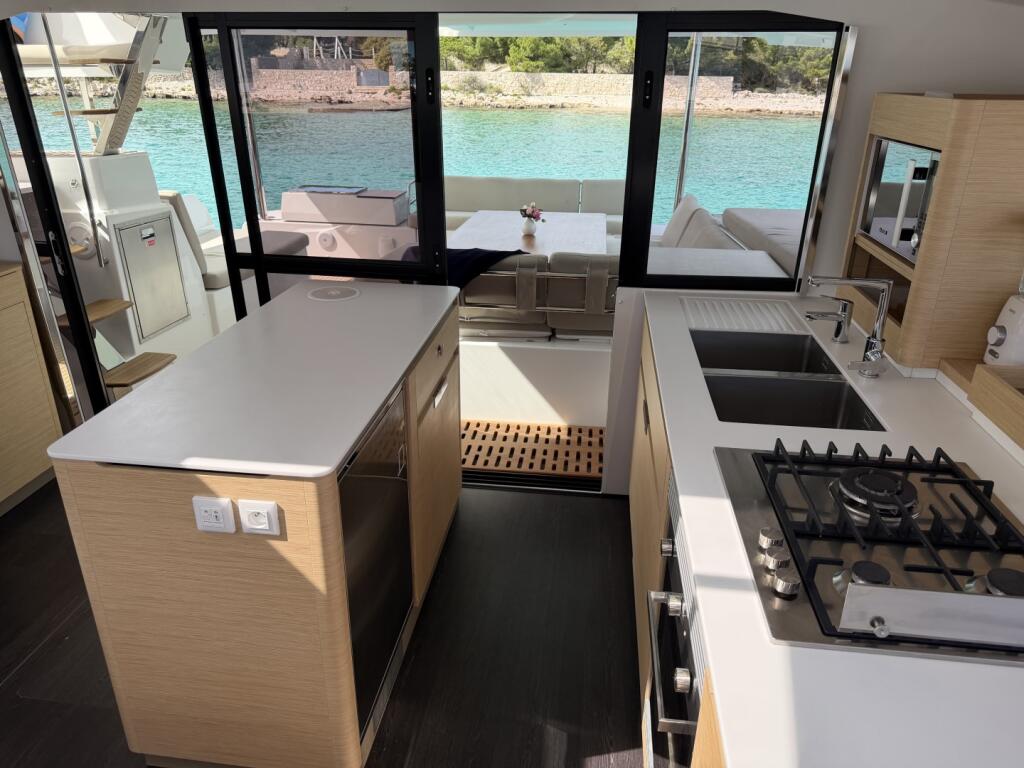 Fountaine Pajot Aura 51 Sunrise
