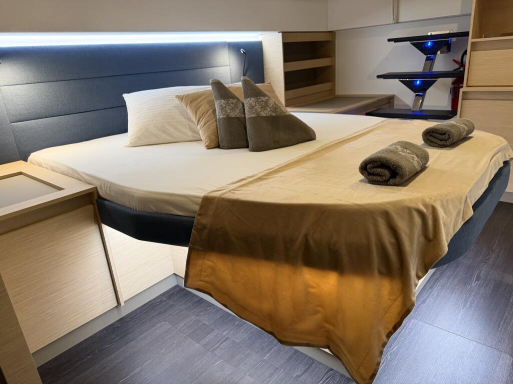 Fountaine Pajot Aura 51 Sunrise