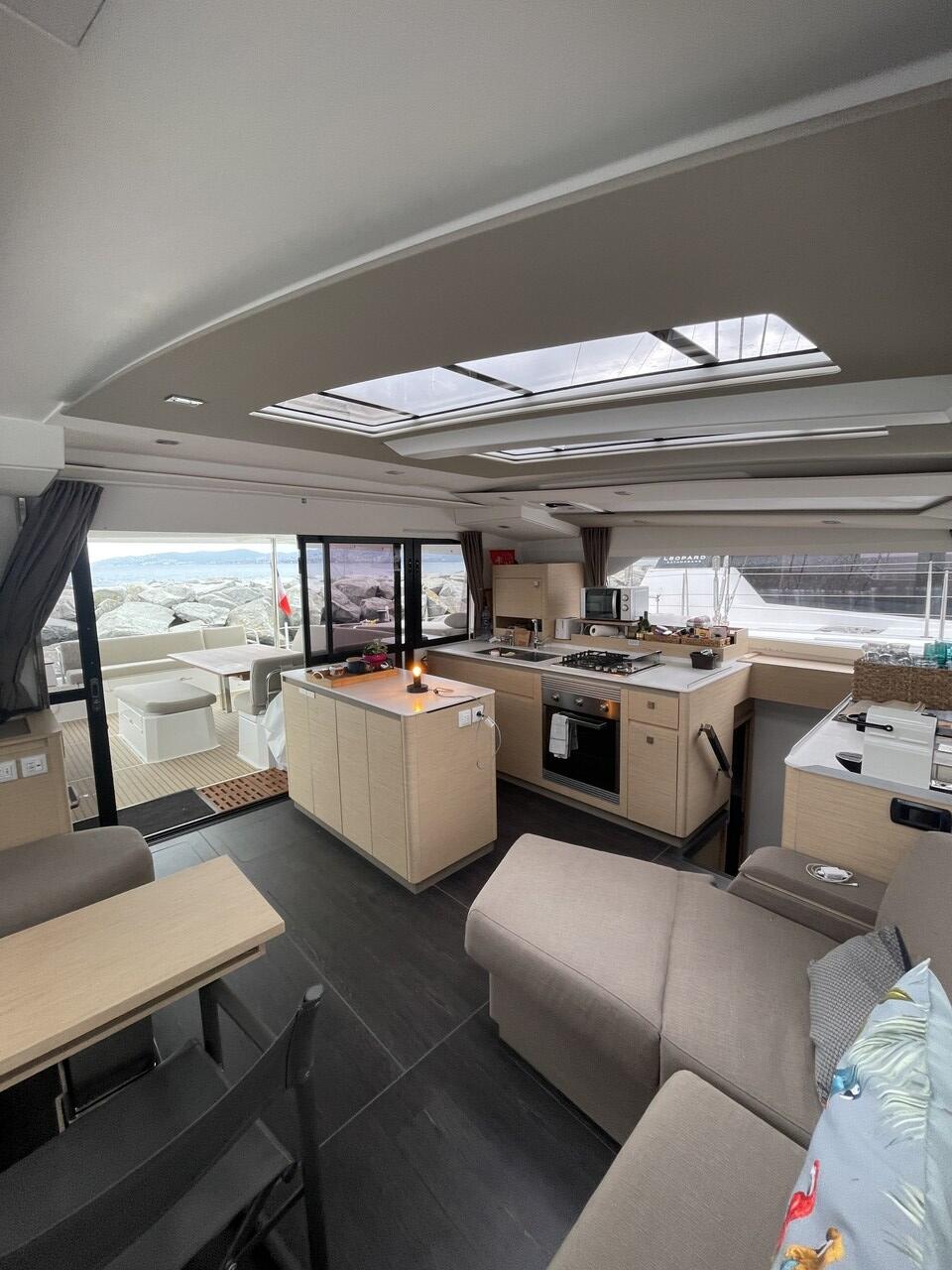Fountaine Pajot Aura 51 Panthours